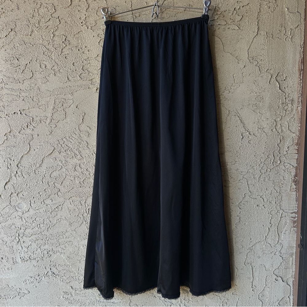 Vintage Vanity Fair Black Nylon Full Slip